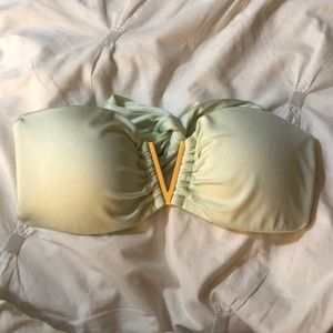 Victoria’s Secret bikini strapless top